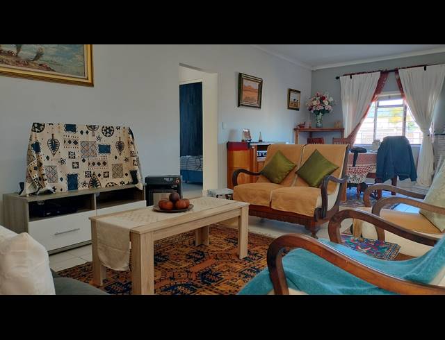 2 BEDROOM FREESTANDING FOR SALE IN GROOT BRAKRIVIER CENTRAL